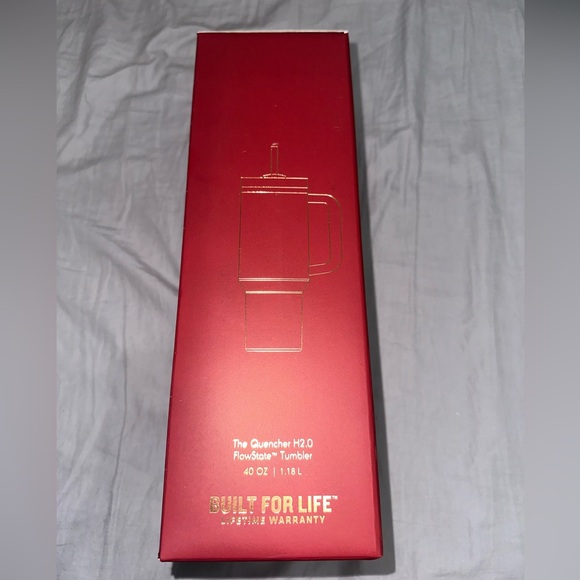 COPY - SOLD OUT-limited edition Lainey Wilson x Stanley Country Gold - Picture 5 of 6